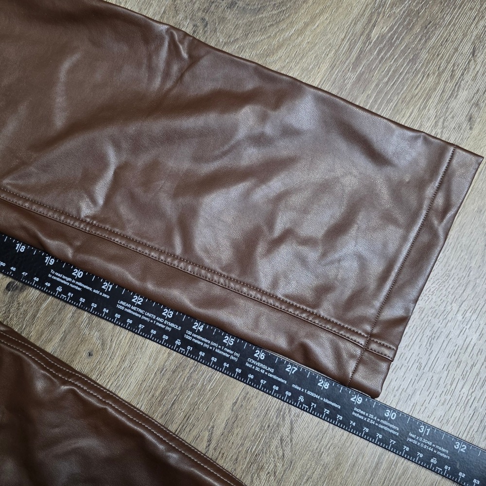 Abercrombie & Fitch Curve Love 90s Straight Ultra High Rise Brown Faux Leather 8 - Picture 2 of 9